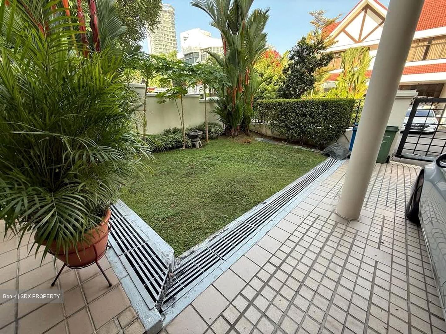 Barker Road (D11), Terrace #549979411